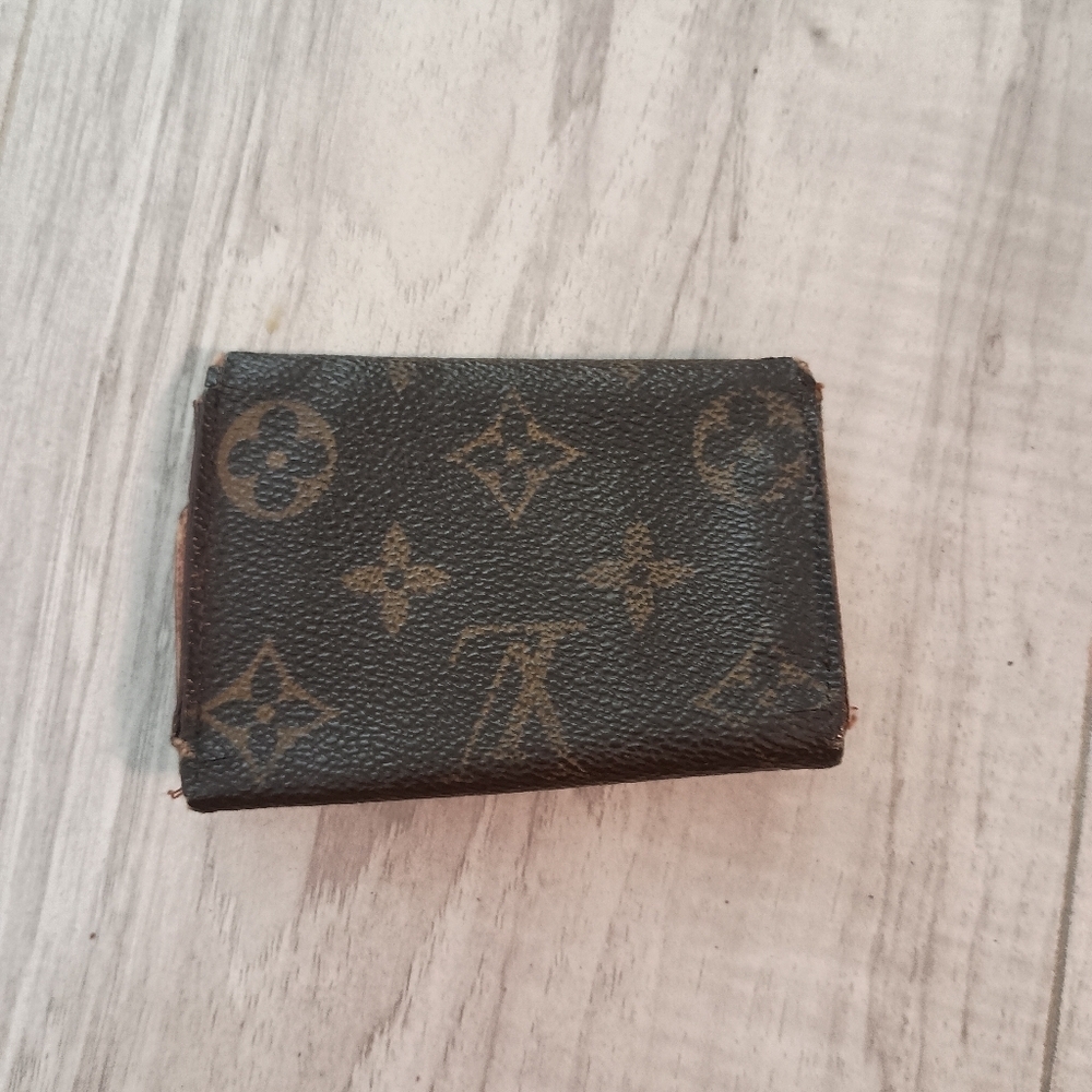 Louis-Vuitton Multicle 6/Monogram Key Case Authentic - Picture 2 of 9